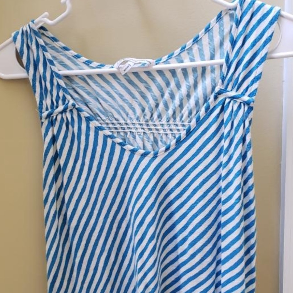 💰Blue and White Tank💰